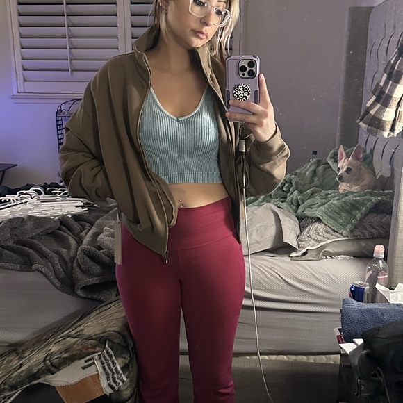 Essentials full zip - Picture 4 of 4